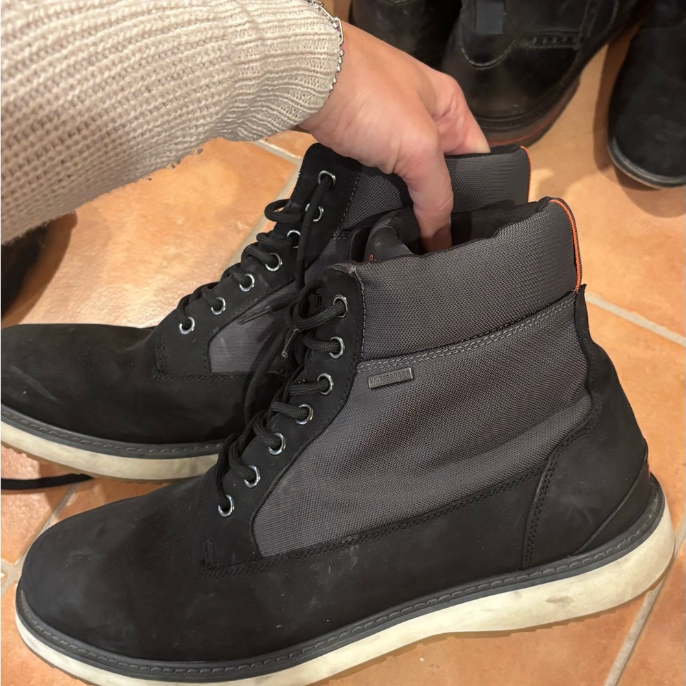 Men's Black and Gray Boots - SWIMS